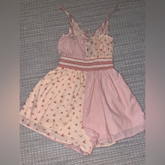 American Eagle Front Cut-Out Romper - Picture 5 of 6